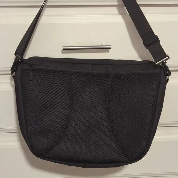 Dustin Adjustable Laptop Crossbody Bag Black - Picture 11 of 13